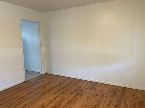 2nd image of 440 N Fair Oaks Ave APT 4