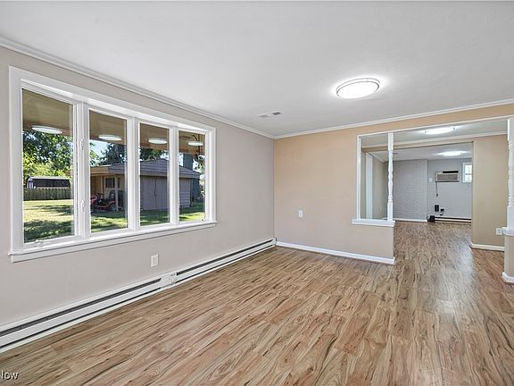 4th image of 552 Treadway Blvd