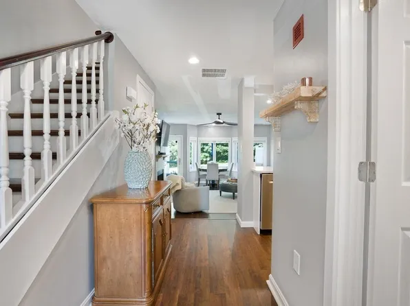 84 Westcliff Dr, Plymouth, MA 02360
