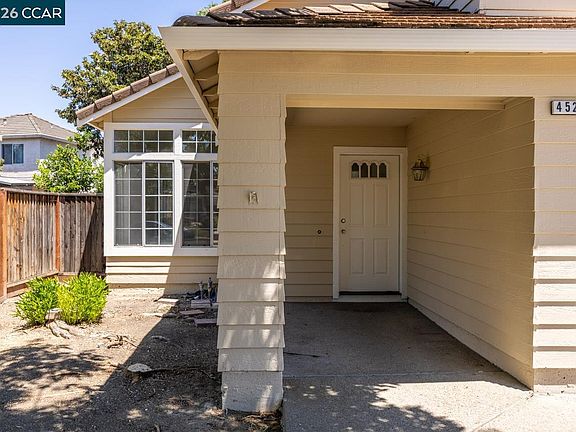 2nd image of 4528 Knollpark Cir