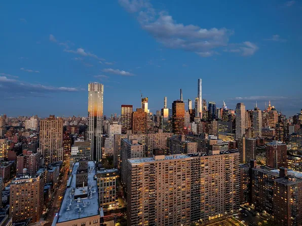 200 Riverside Blvd APT 44A, New York, NY 10069