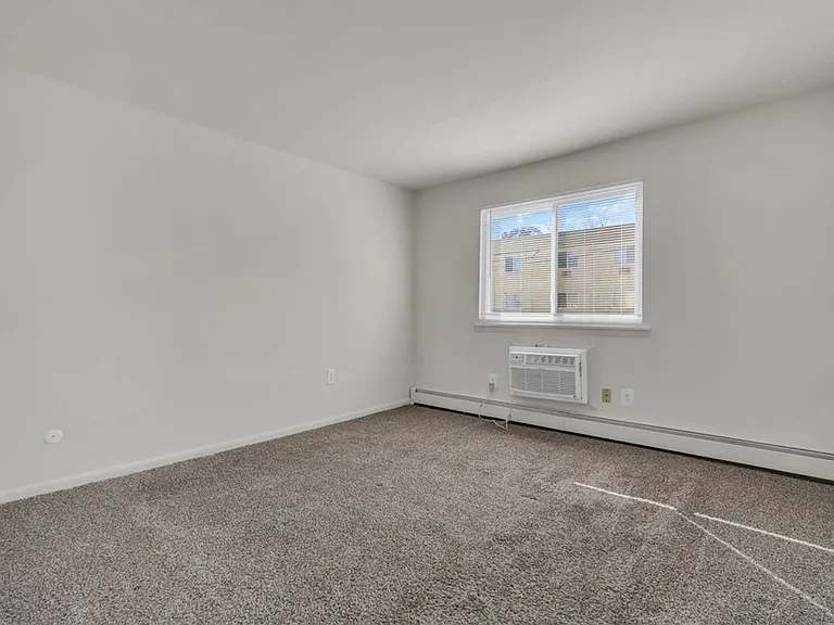 Laurelton Village Apartments — Photo 41