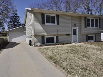 225 42nd Ave NW, Rochester, MN, 55901