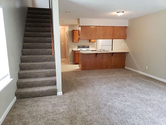 2nd image of 227 Dixie Dr #1