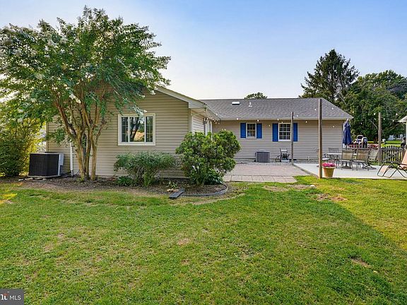 5th image of 618 Abbott Dr