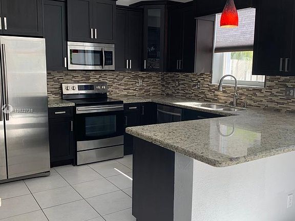 5th image of 17378 SW 20th Ct
