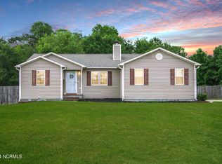 112 Wheaton Dr, Richlands, NC 28574