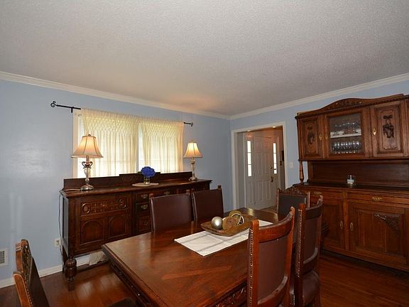 4th image of 4209 Spruce Ln