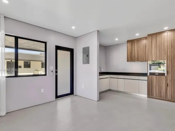 (undisclosed Address), Miami, FL 33138