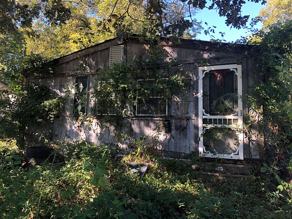 1st image of 617 E 15th Ave