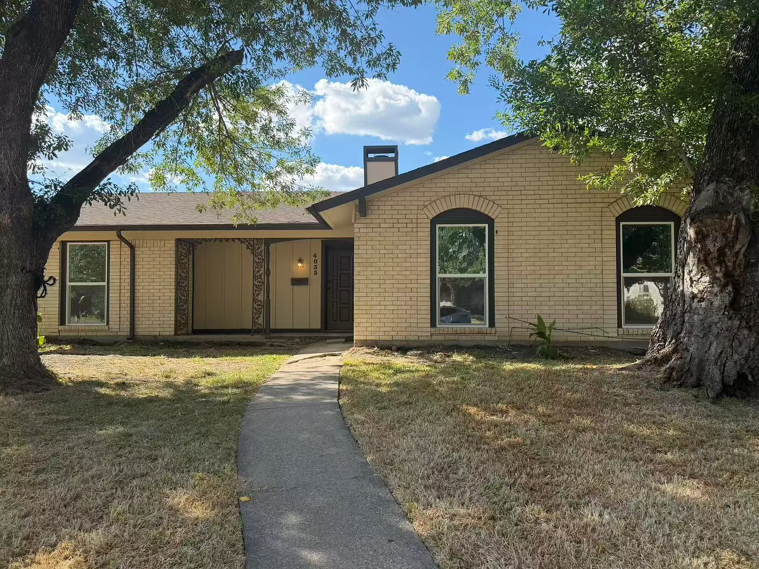 4 bed, 2102 sqft, $2,295 — Photo 2