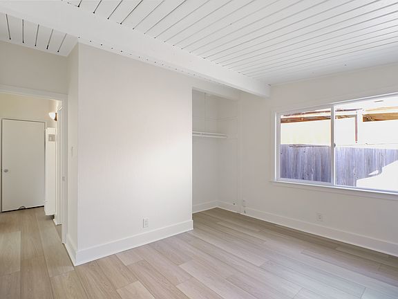 3rd image of 4442 Wall Ave