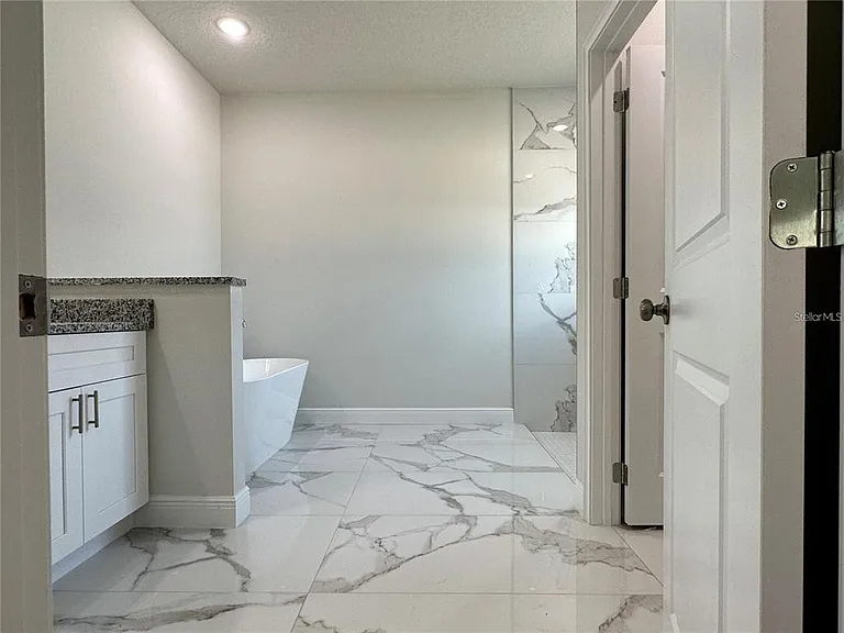 149 Maple Dr — Photo 26