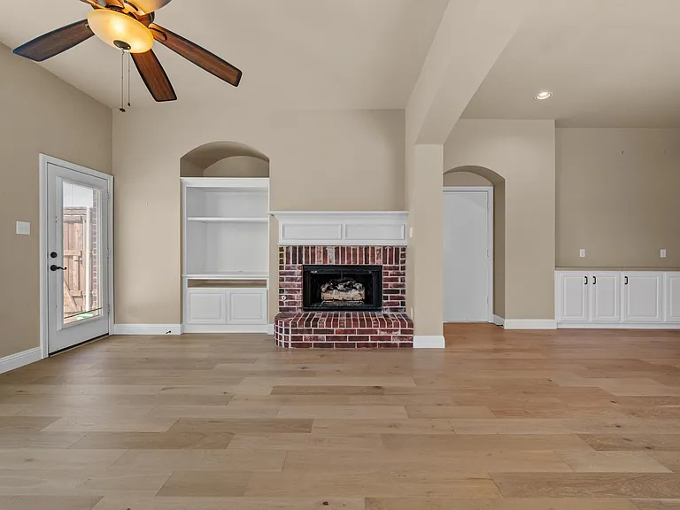4617 Kingsway Ln — Photo 22