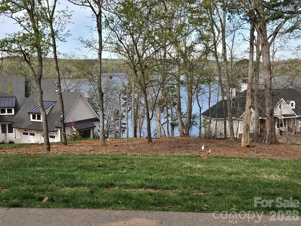 1st image of 178 Kingfisher Ct #29