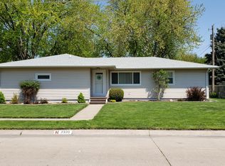 2320 E 20th St, Fremont, NE 68025