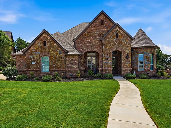 3rd image of 801 Timberline Ct