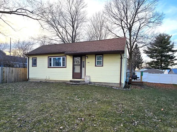 106 Elm St, Gaines, MI 48436