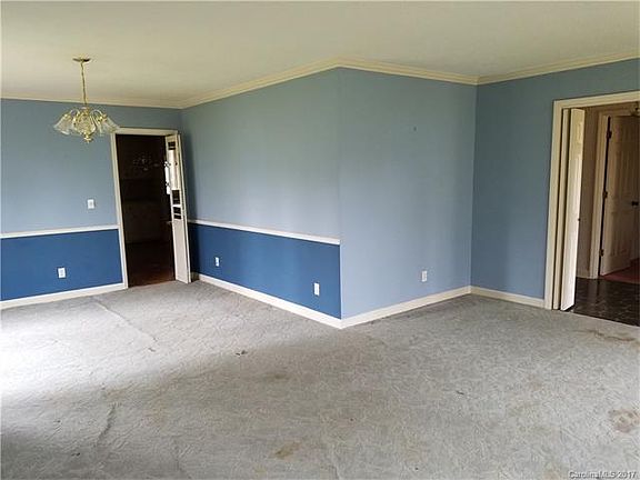 5th image of 419 W Charlotte Ave