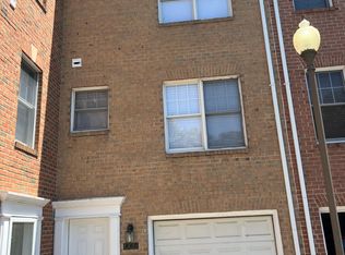 881 Barnaby St SE, Washington, DC 20032