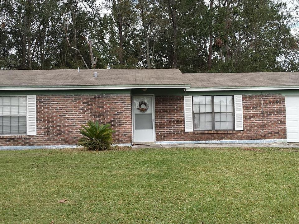 1st image of 2696 Diana Dr