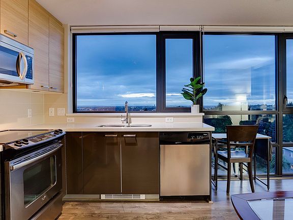 4th image of 258 6th St #801