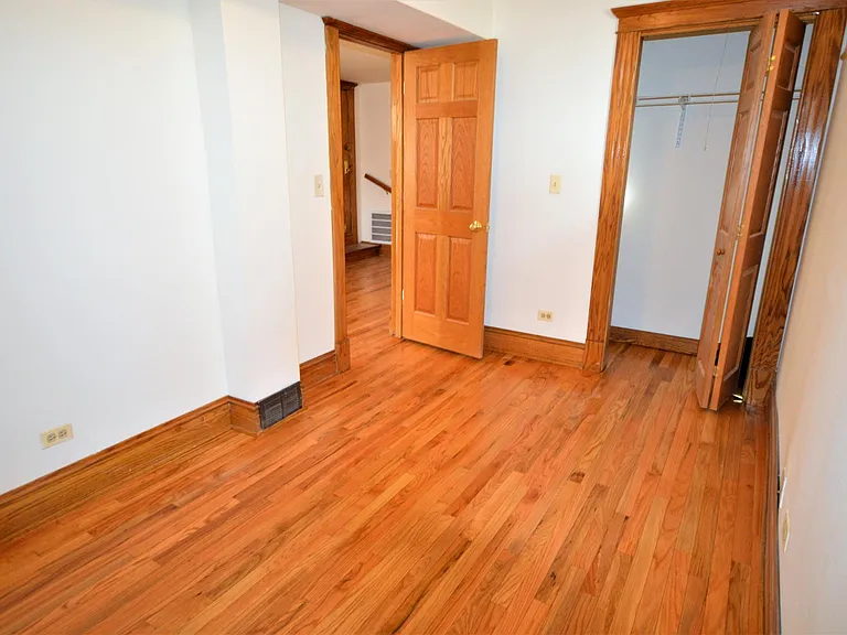 638 W Drummond Pl #G — Photo 6