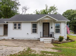810 W Elgin St, Siloam Springs, AR 72761