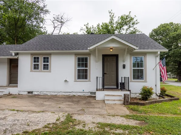 810 W Elgin St, Siloam Springs, AR 72761