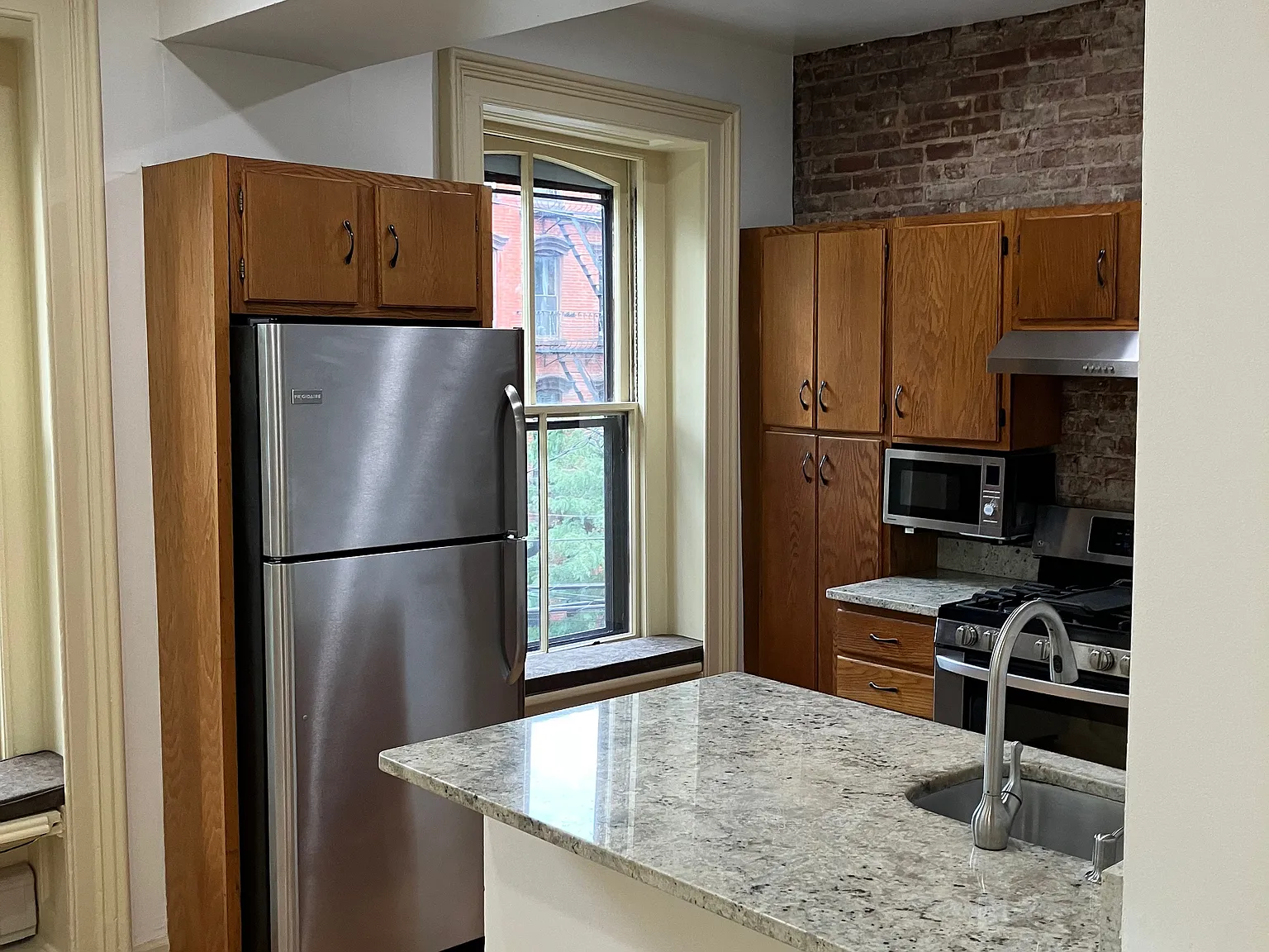 1 bed, 900 sqft, $3,600 — Photo 4