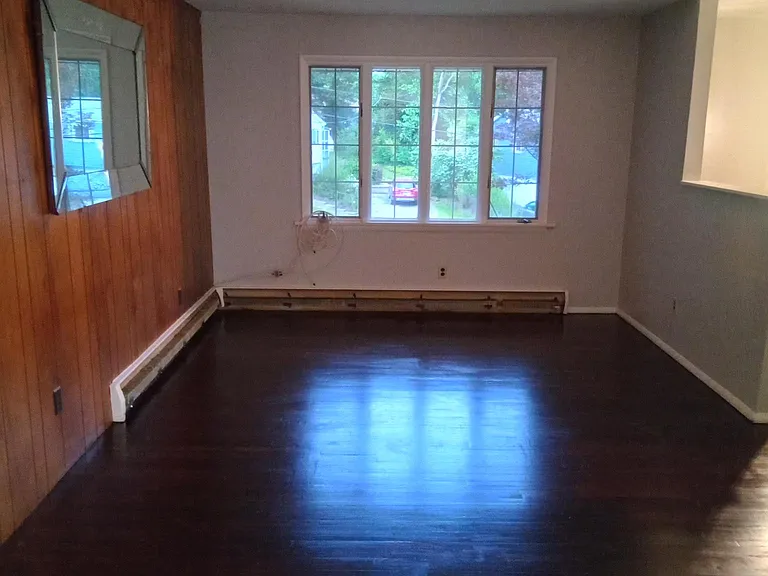 8 Hickory Ln — Photo 4