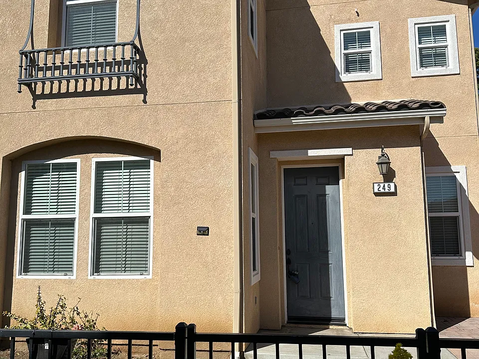 249 Tiger Ln