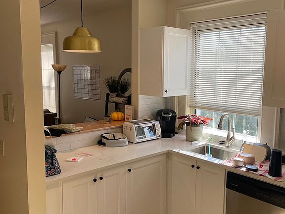 3rd image of 4 Chapman St Unit 4D