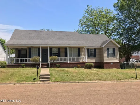 125 Ward St N, Senatobia, MS 38668