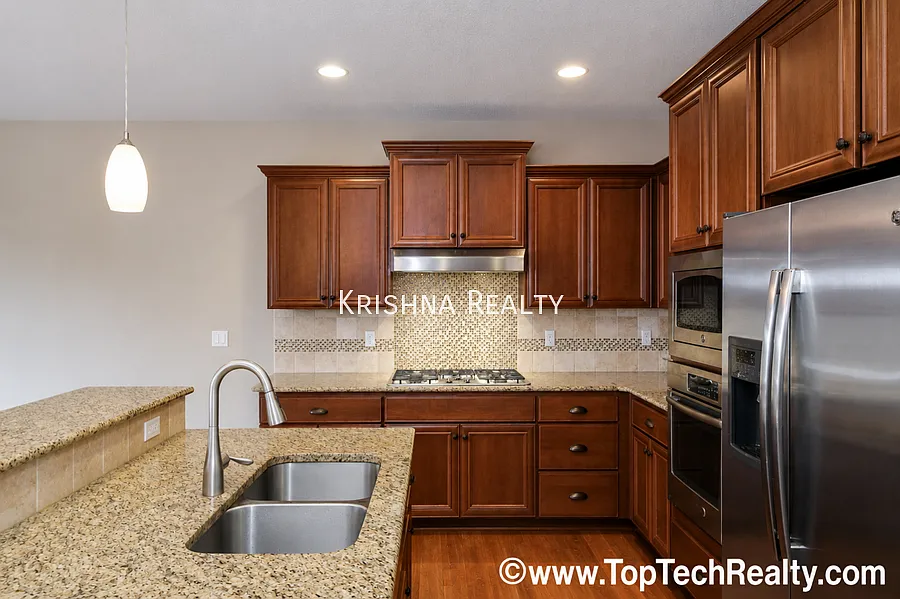Beautiful Home & Ideal Location! | 5 Beds + 3 Full Baths | Gorgeous Appliances | Large Backyard — Photo 4