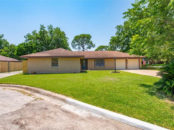 2513 Meadow Ln, La Marque, TX 77568