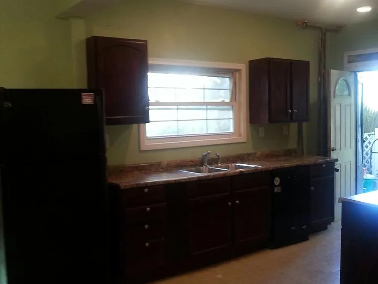609 McDonough St #1 — Photo 5