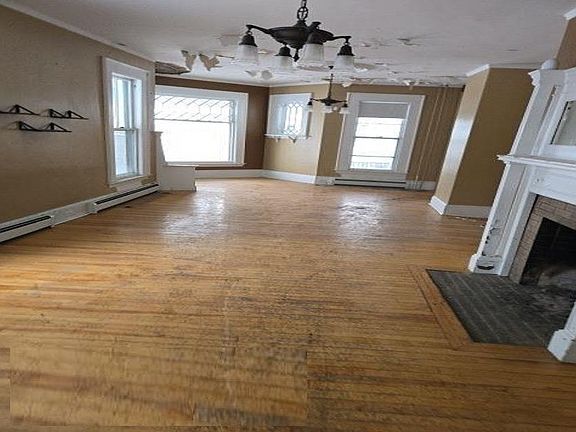 5th image of 199 Cedar St