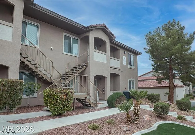 2305 W Horizon Ridge Pkwy #1023 — Photo 2