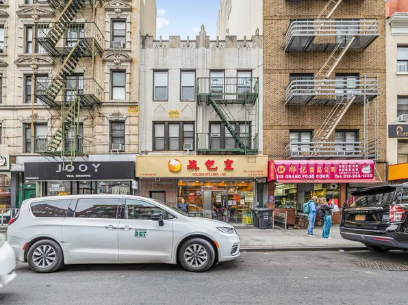 210 Grand Street image 9 of 9