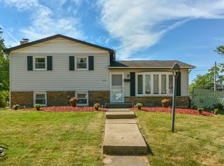 5729 Victoria Dr, Oak Forest, IL 60452