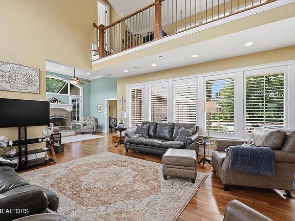 5th image of 1919 Northwood Dr