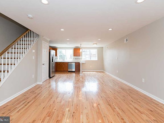 3rd image of 1417 Betsy Ross Pl