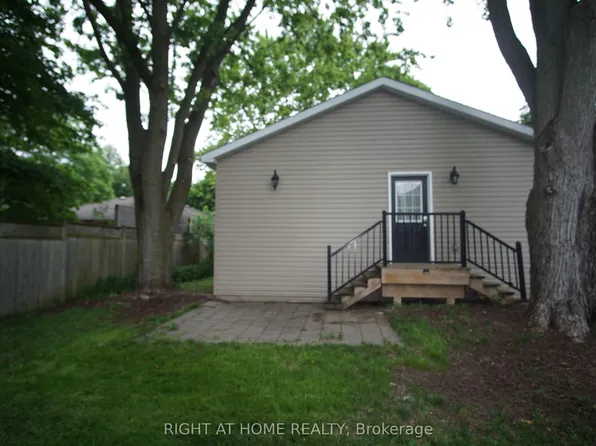 371 Vesta Pl #B, London, ON N5Y 1G4