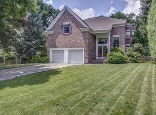 14 Hofer Ct, Metuchen, NJ 08840