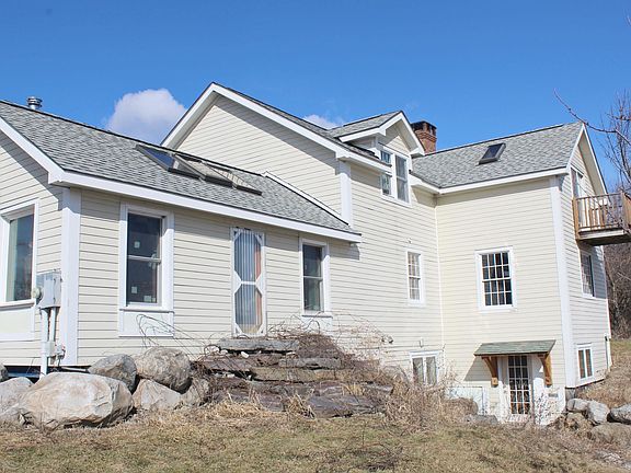4th image of 812 Wooster Road