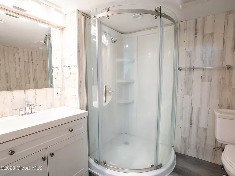 Basement-Full bath