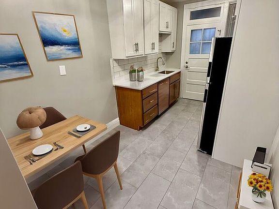 4th image of 1240-72 Hawthorne Pl #1256-C