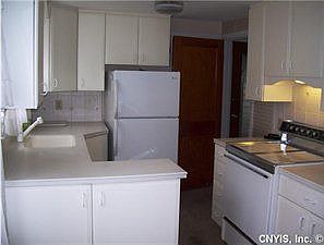 5th image of 208 Hyland Dr