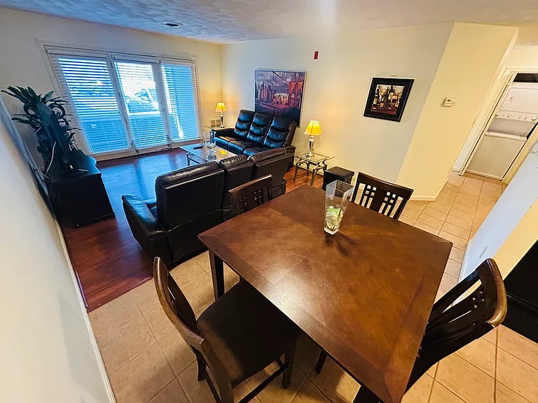 1800 Douglas Ave #101 — Photo 8